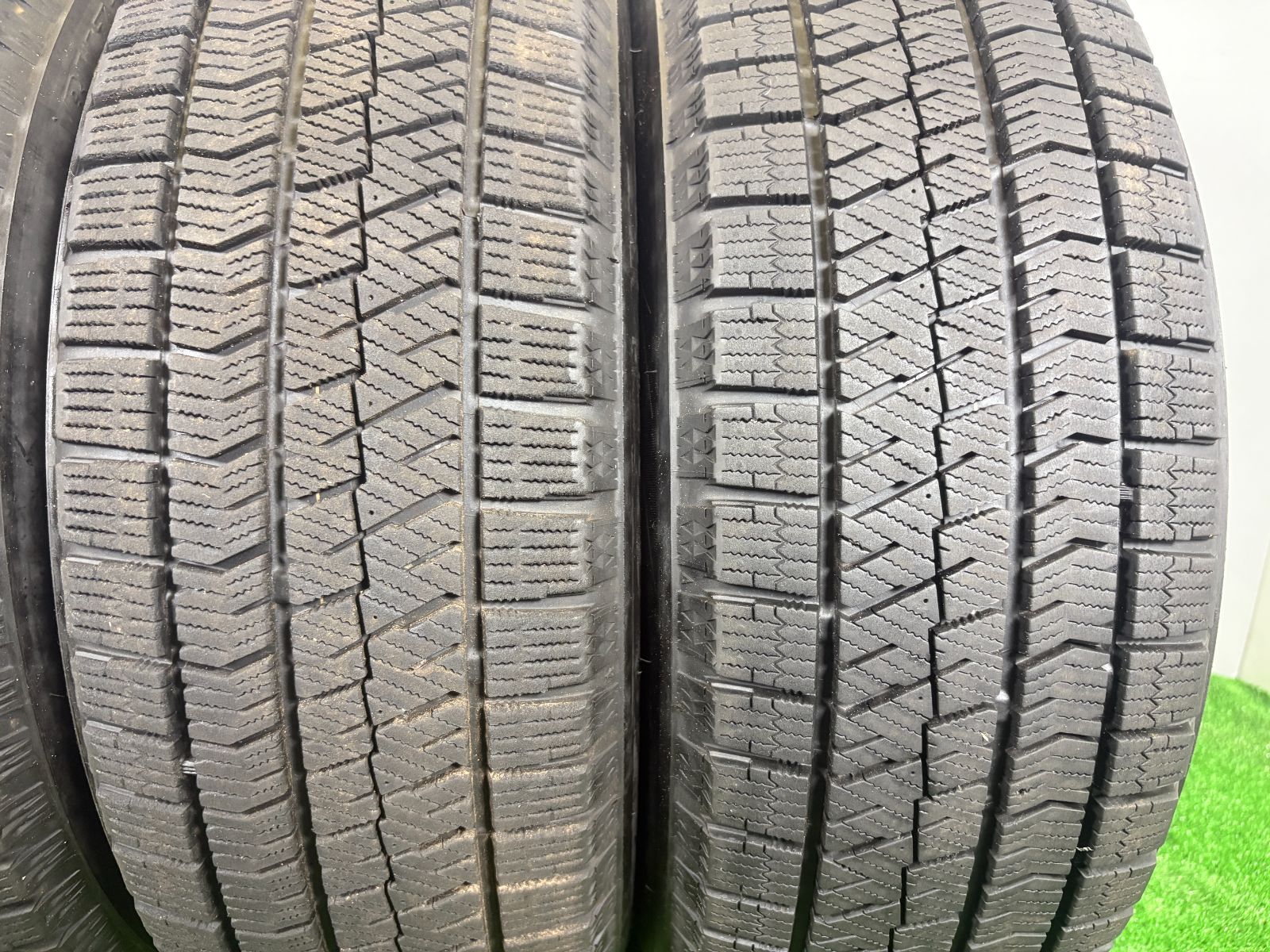 送料無料★205/60R16 ブリヂストン VRX 2 2023年製 4本 冬 タイヤ スタッドレス 中古 TB1273 送料無料★205/60R16 ブリヂストン VRX 2 2023年製 4本 冬 タイヤ スタッドレス 中古 TB1273