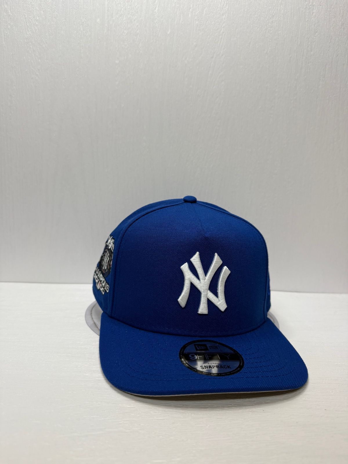 ニューエラ ニューヨークヤンキース ワールドシリーズチャンピオンズ2000 9fifty A-FRAME スナップバックキャップ ブルーカラー