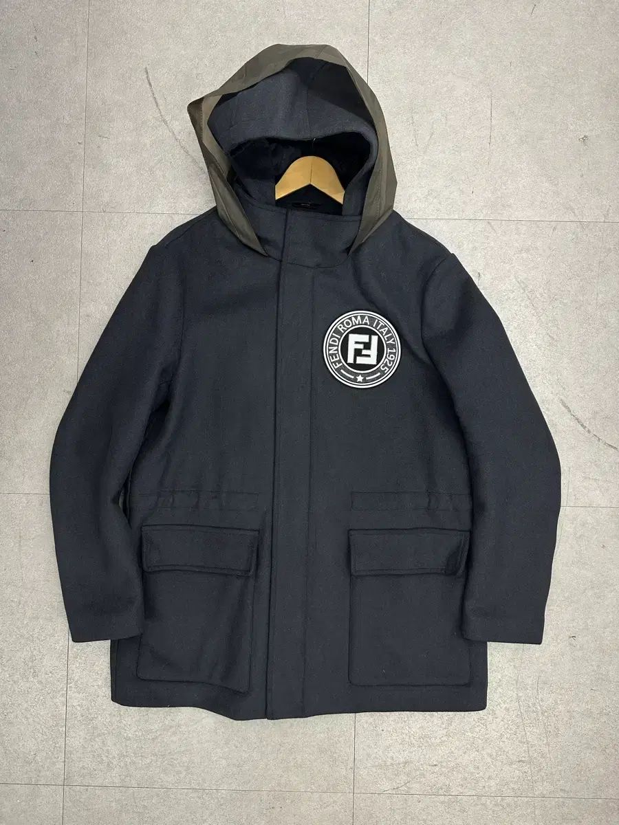 FENDI フェンディ ロゴ コート(50)