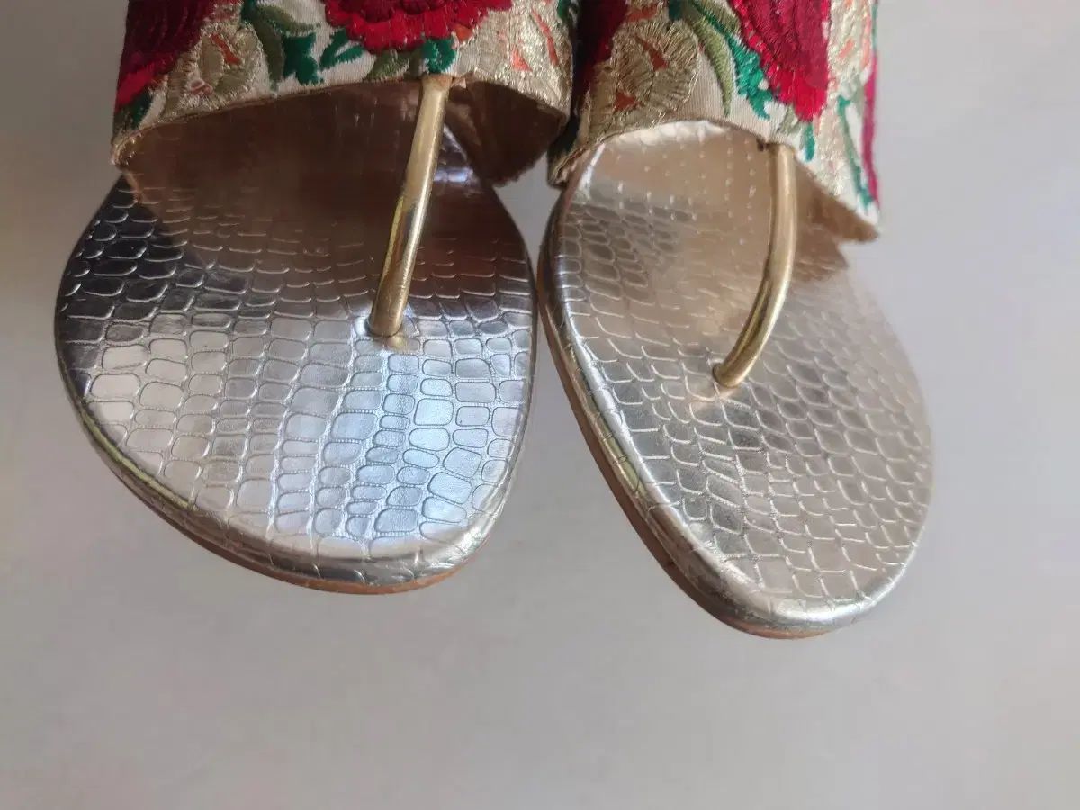 ビーズ刺繍スリッパ ビーズ刺繍スリッパ