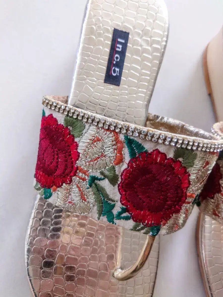 ビーズ刺繍スリッパ ビーズ刺繍スリッパ