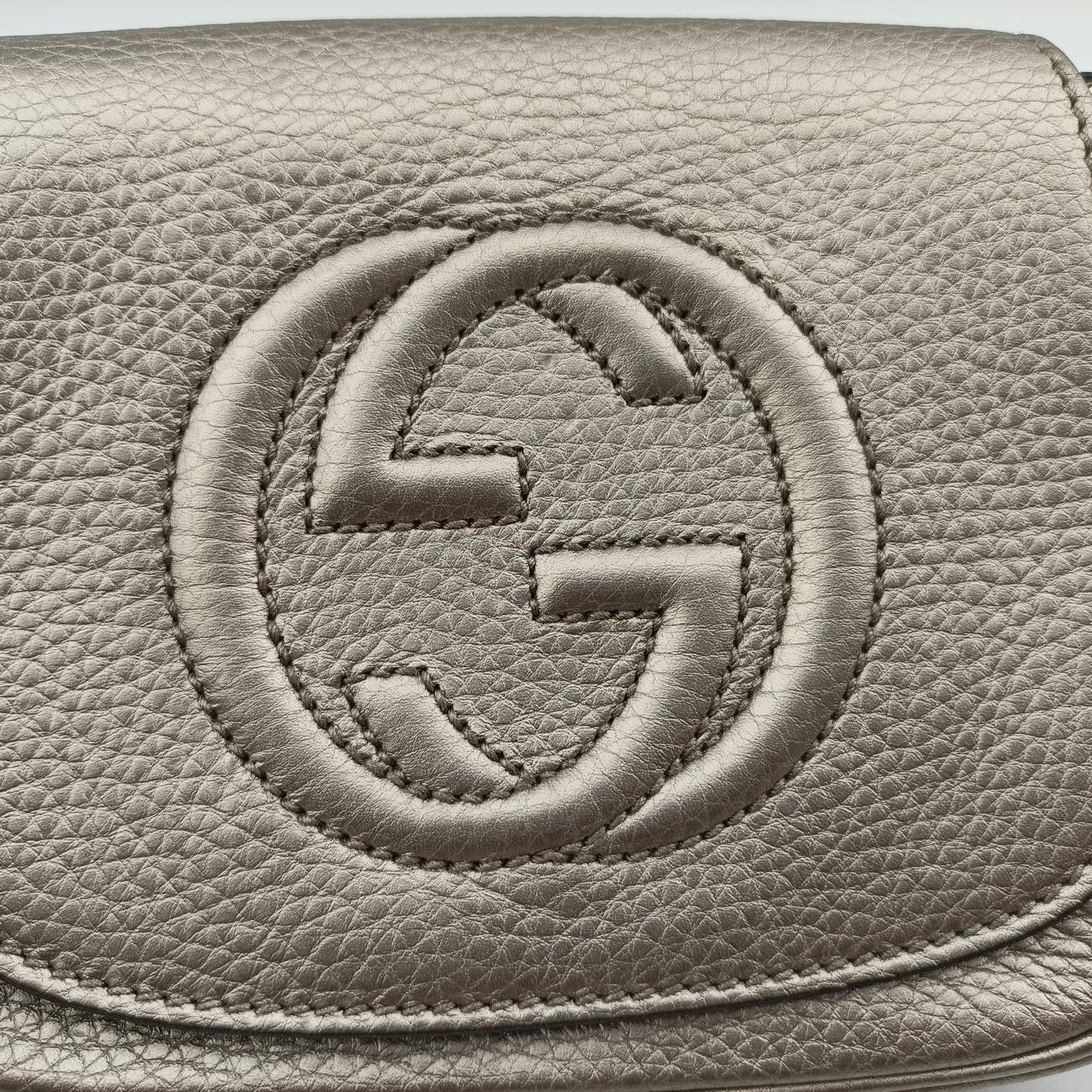 グッチGucciソーホー ゴールド レザー 323190 A016447898 - メルカリ