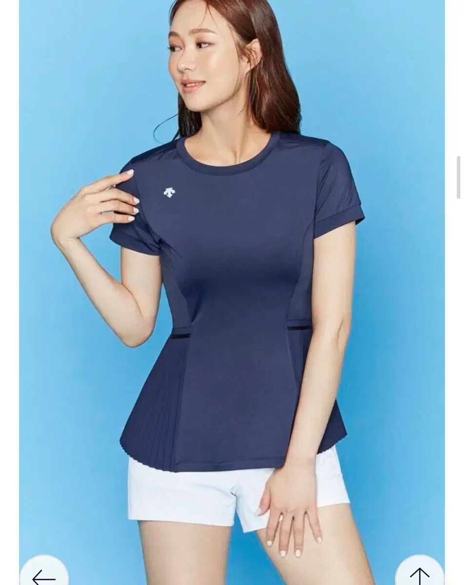 デサントゴルフ プリーツ 半袖Tシャツ95 ゴルフウェア トップスTシャツ (定価199,000ウォン)