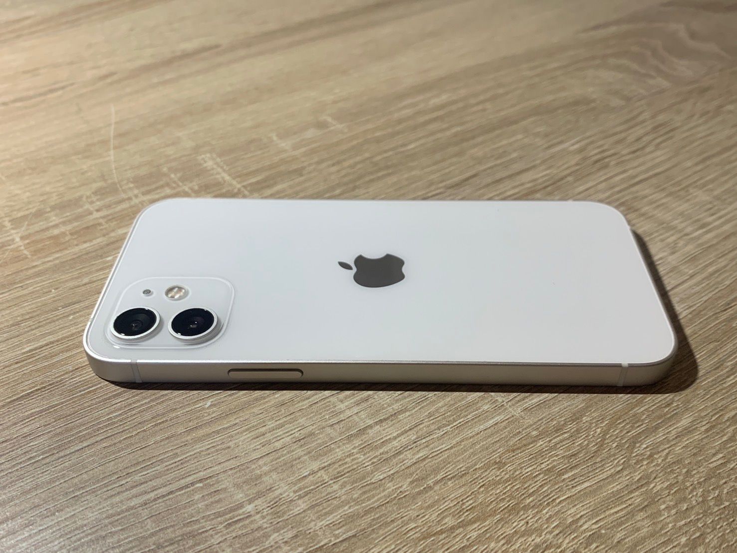 iPhone 12 64GB ホワイト ジャンク品 - メルカリ