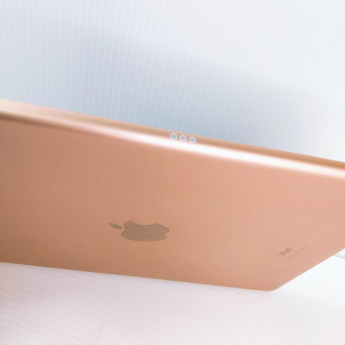 中古品】Apple iPad第7世代 Wi-Fiモデル 32GB ゴールド MW762JA 本体のみ〇