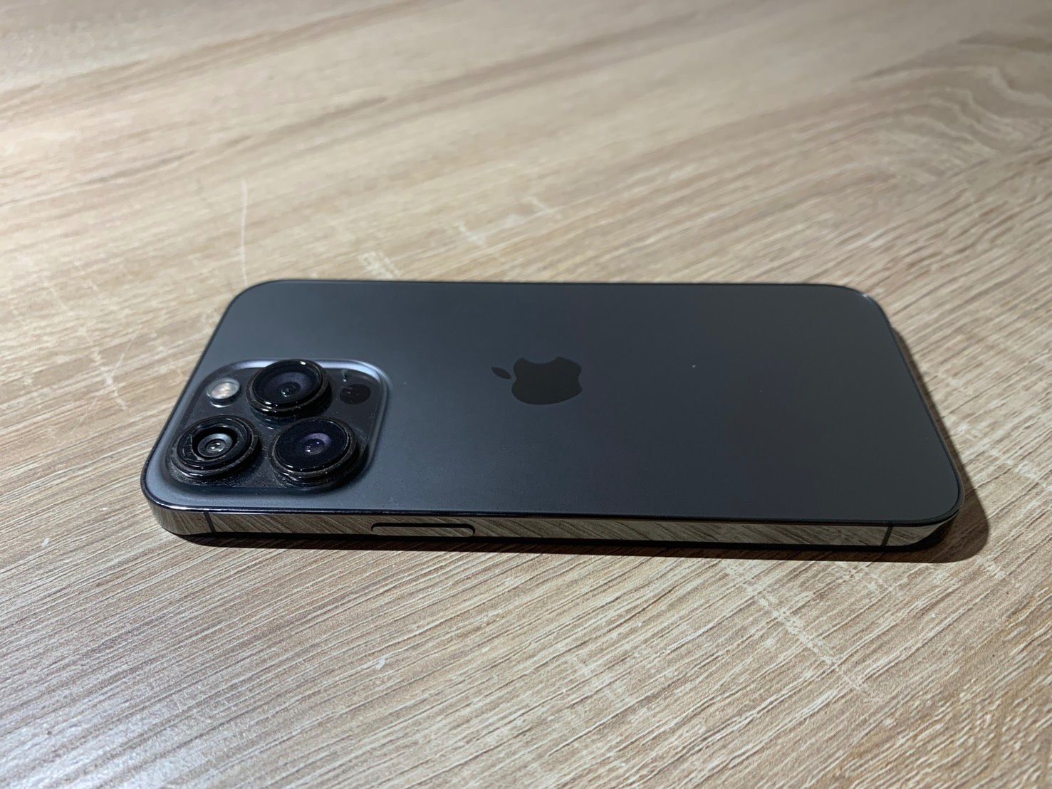 iPhone 13 Pro 256GB グラファイト 【傷あり】SIMフリー - メルカリ