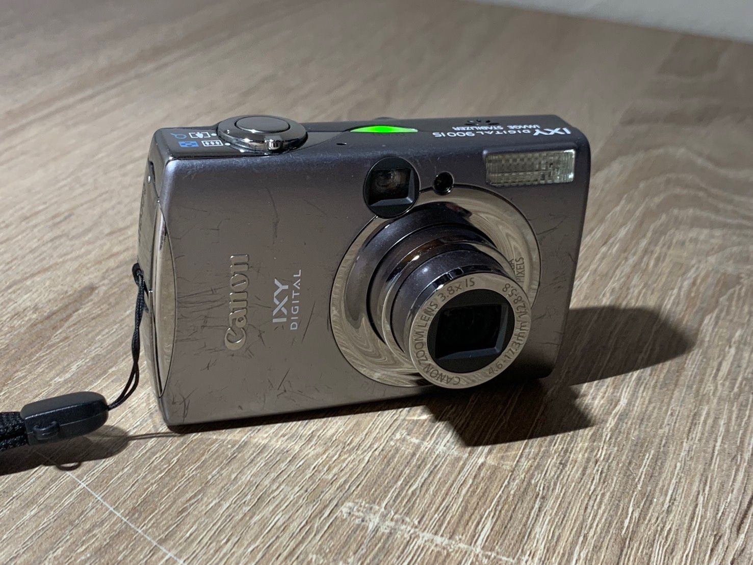 1300 Canon IXY DIGITAL 900 IS シルバー デジカメ 動作確認済み【ネ 