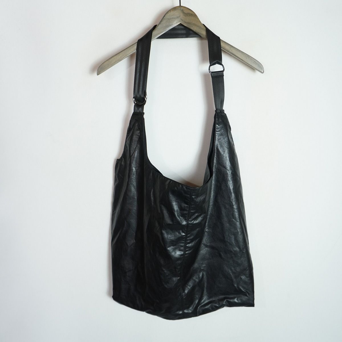 美品 ATTACHMENT アタッチメント SYNTHETIC SHOULDER SHOPPING BAG 