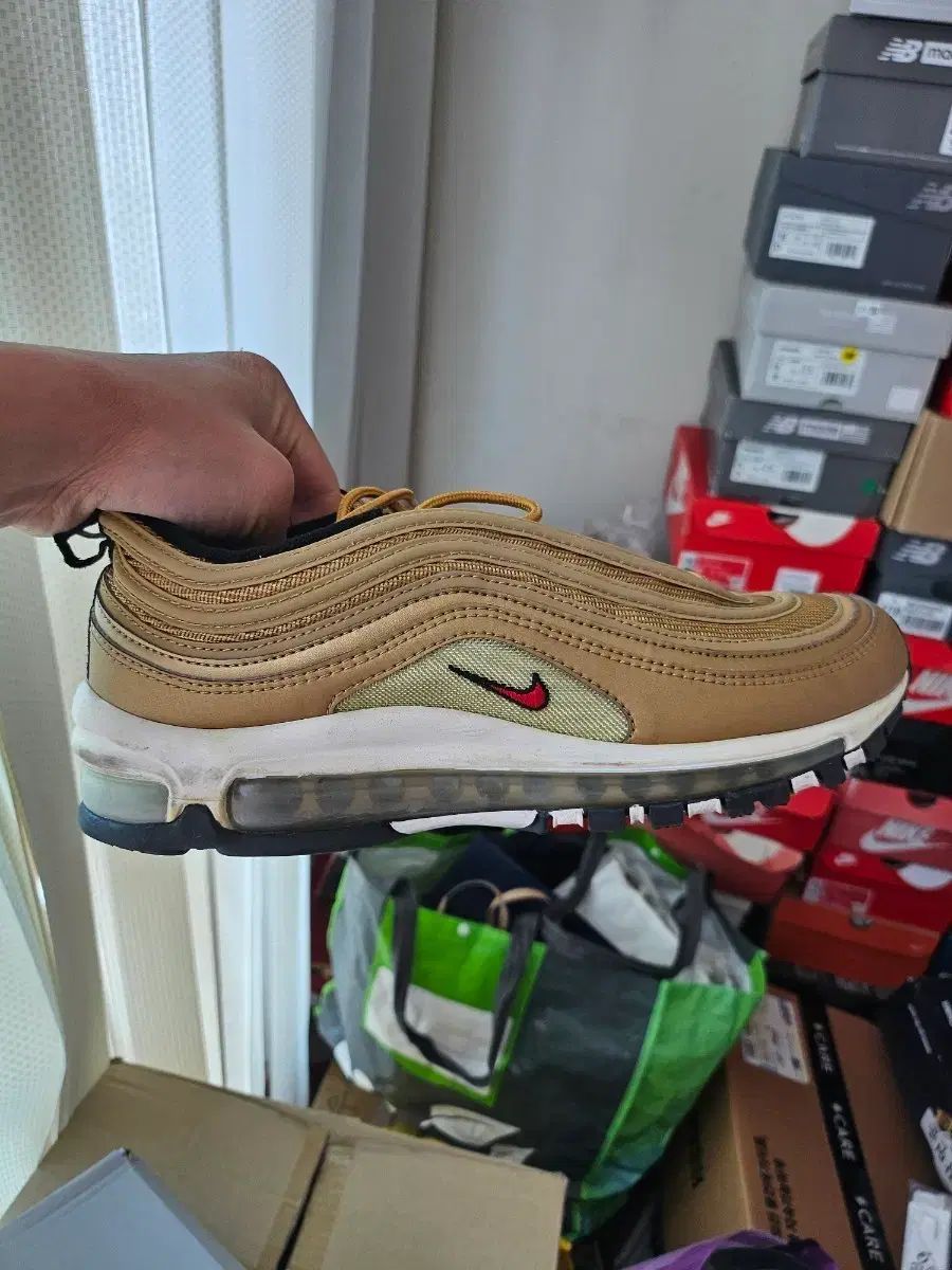 ナイキ エアマックス 97 GOLD 260 出品