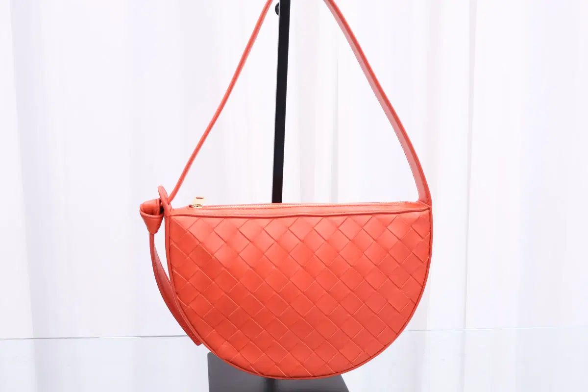 BOTTEGA VENETA ボッテガ・ヴェネタ ミニ サンライズ Sunrise チューリップ ショルダ―バッグ 763747