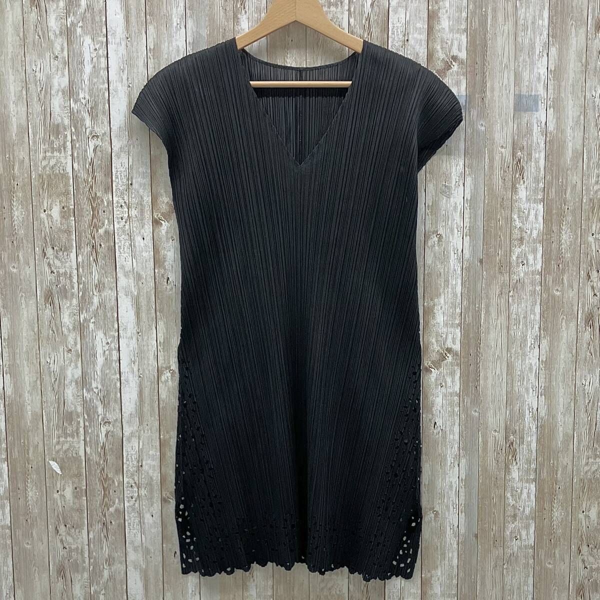 PLEATS PLEASE ISSEY MIYAKE イッセイミヤケ PP11-JT706 size3 ブラック キャミソール ノースリーブ チューブトップ