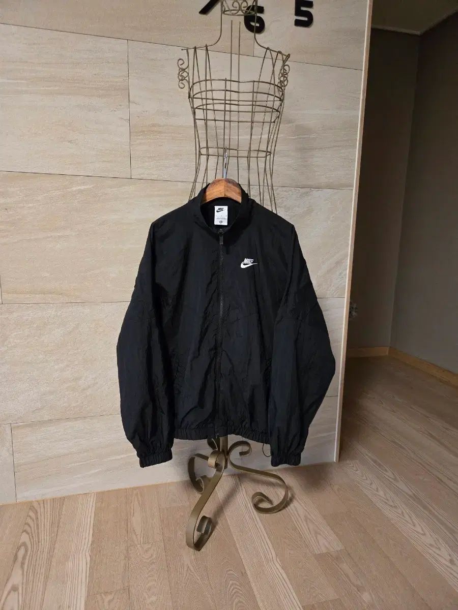 m NIKE レディース ウィンドブレーカー ジャケット ランニング