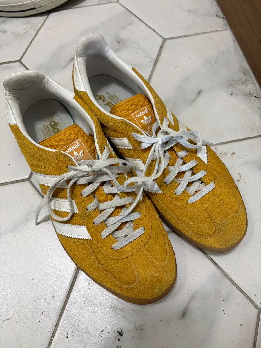 アディダス ガゼル インドア 280