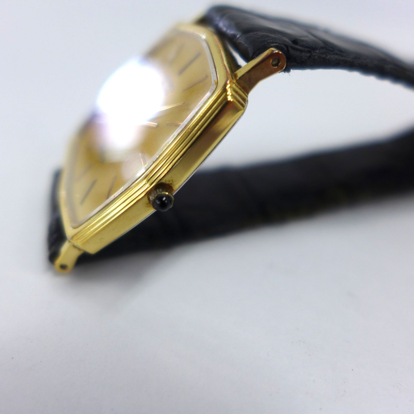 ジャンク品として【SEIKO ドルチェ】稼働品 腕時計