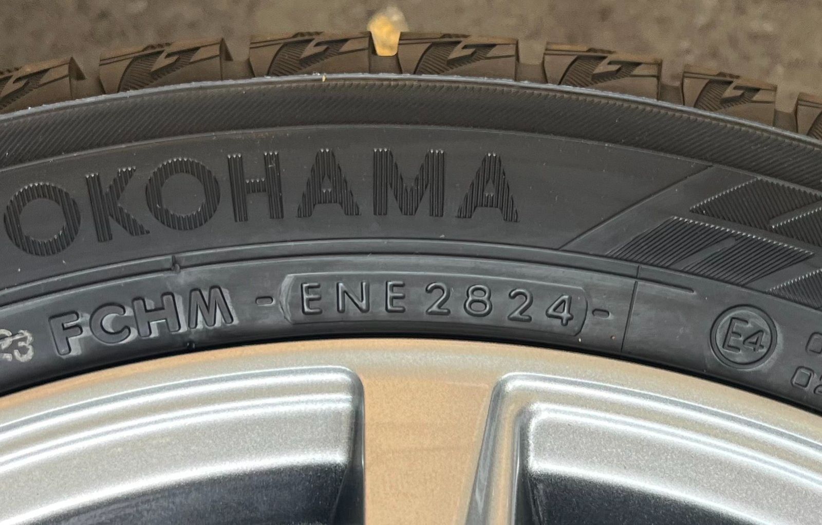 新品未使用】ヨコハマ iceGUARD iG60 165/60R15 2024年製 アルミ