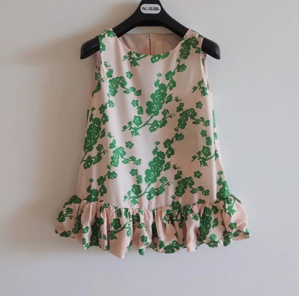 オッズセカンド フリル ノースリーブ ブラウス
