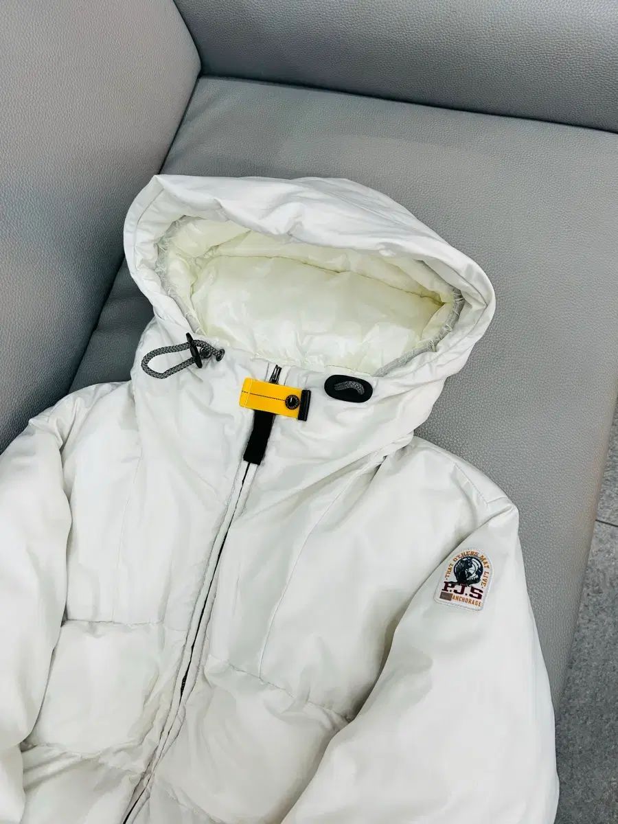 PARAJUMPERS パラジャンパーズ レディース 白 ヘビー ダウン(S) - メルカリ