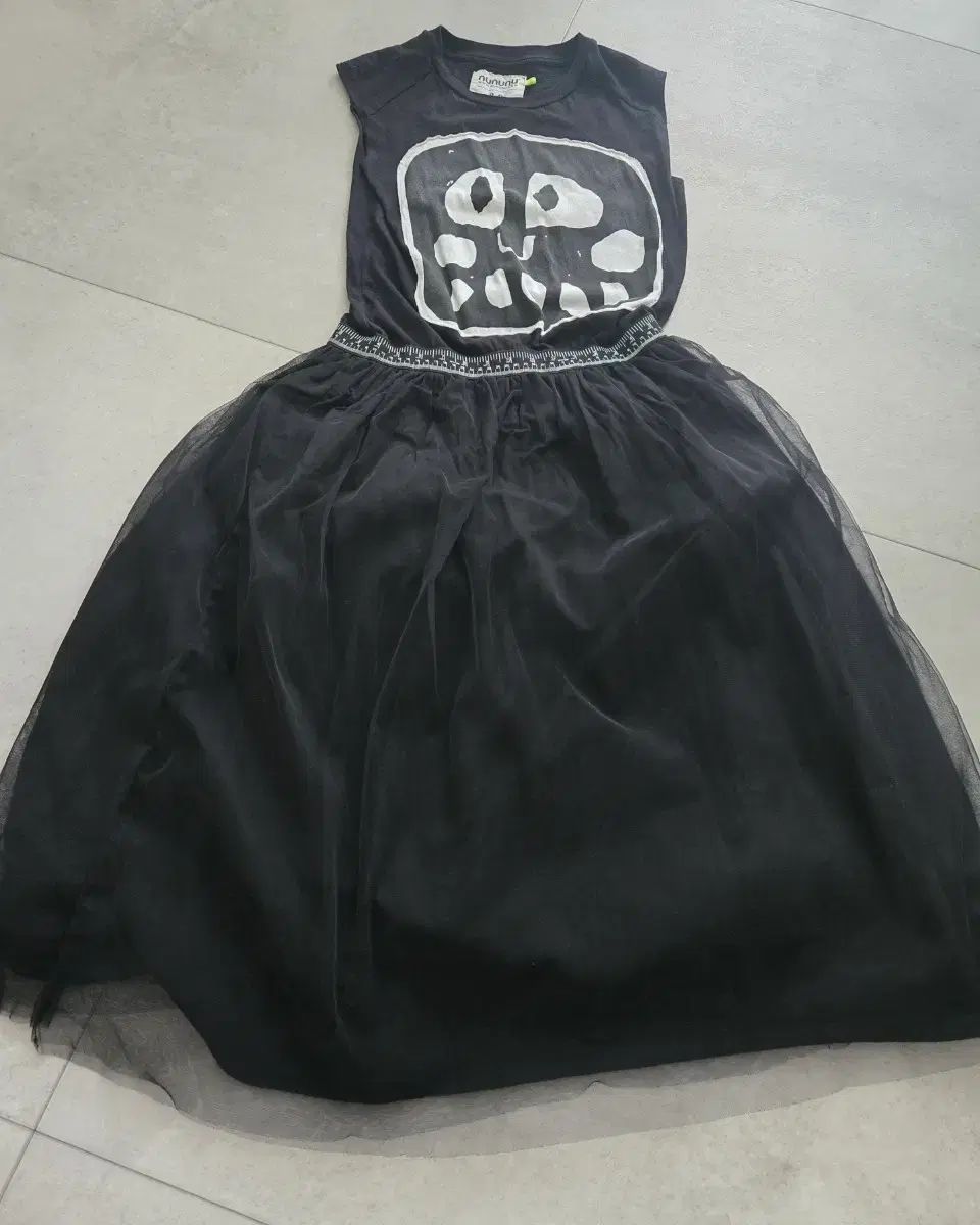 nununu ブラック チュール ONE PIECE 8-9歳