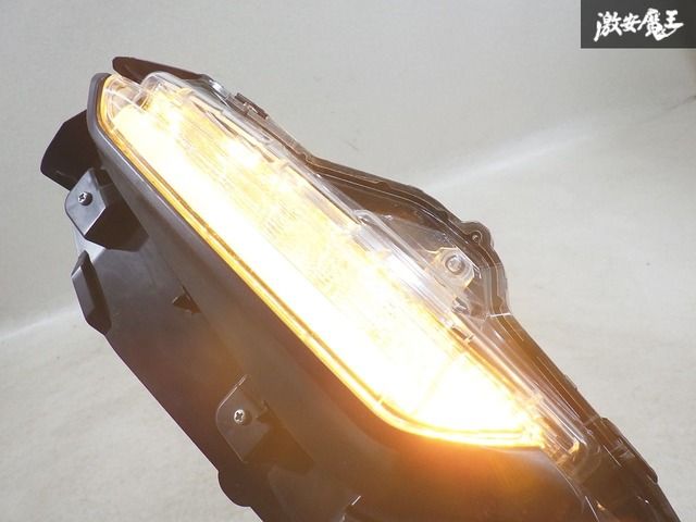 【LED点灯OK】 トヨタ 純正 MXPB10 MXPB15 MXPJ10 MXPJ15 ヤリスクロス LED ウインカー デイライト 左 左側 助手席側 KOITO 52-328 棚11-2