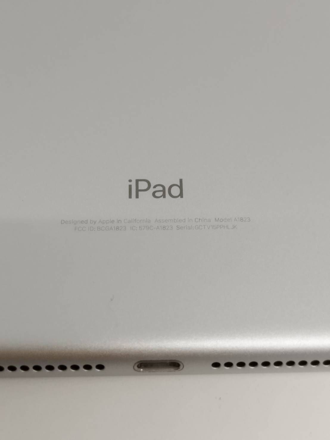 良品】iPad 第5世代/Wi-Fi/9.7インチ/A1823/32GB〈MP1L2J/A