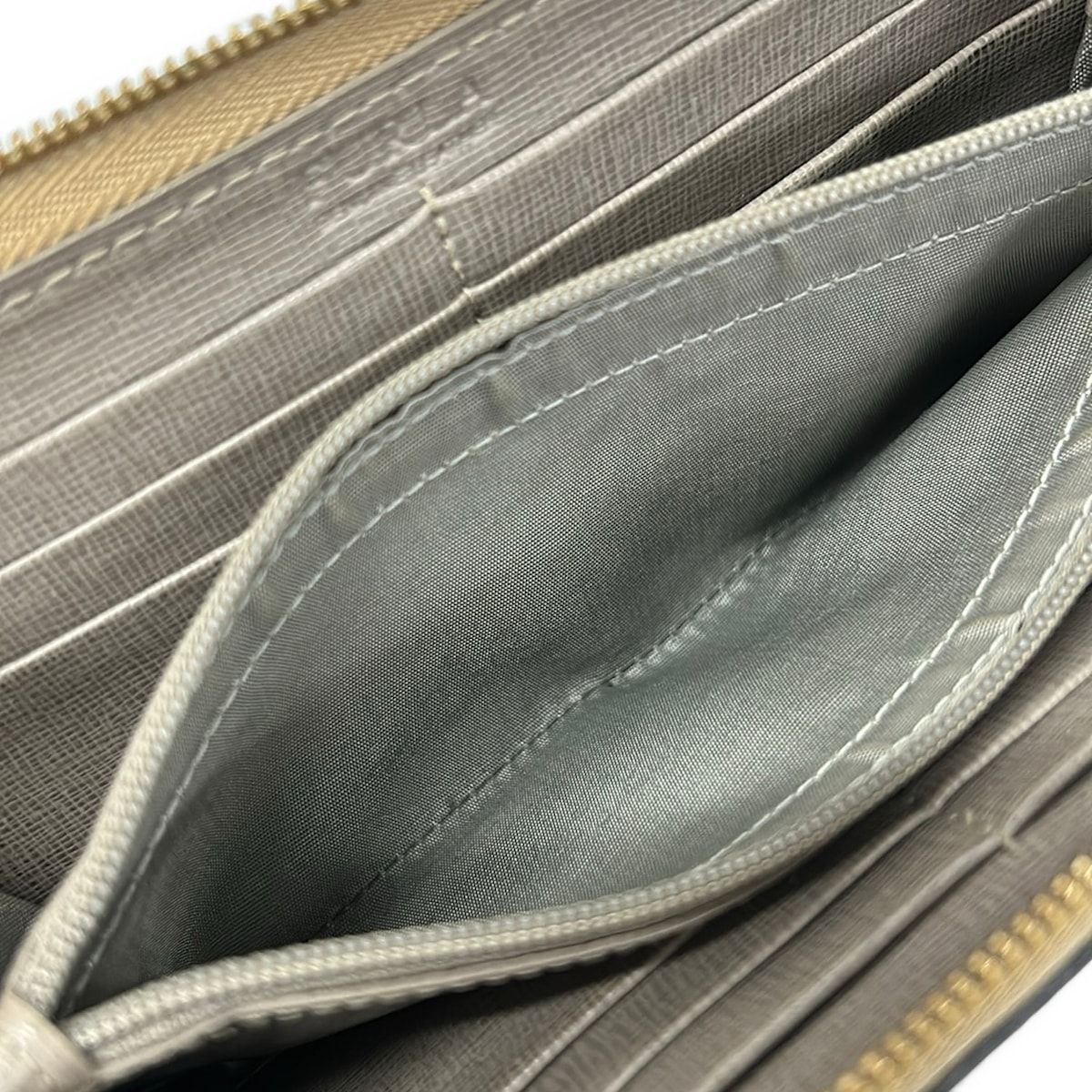 FURLA(フルラ) 長財布 - ゴールド×ダークグレー×マルチ フクロウ 