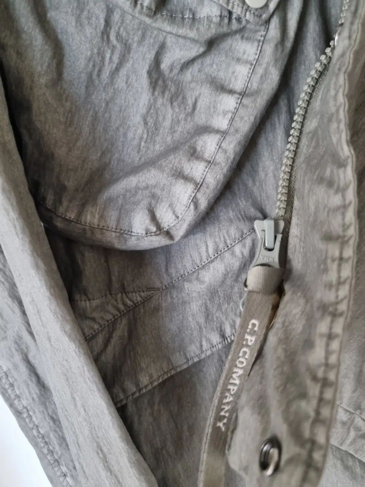 百貨店購入 C.P. COMPANY シーピーカンパニー 50lili マウンテンパーカー ウィンドブレーカー ジャケット STONE ISLAND ストーンアイランド レジネタ 百貨店購入 C.P. COMPANY シーピーカンパニー 50lili マウンテンパーカー ウィンドブレーカー ジャケット STONE ISLAND ストーンアイランド レジネタ