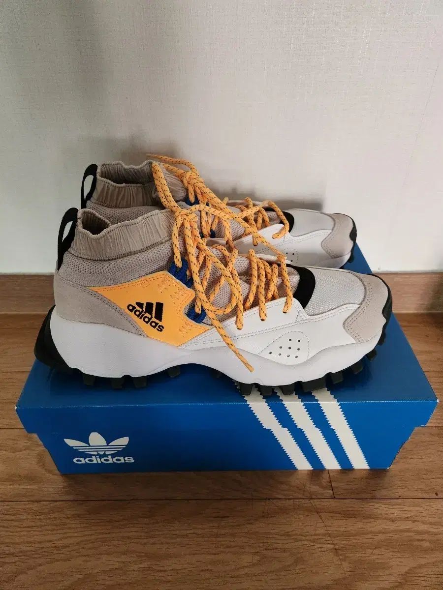 新品 アディダス シーシュレーダー OG 260