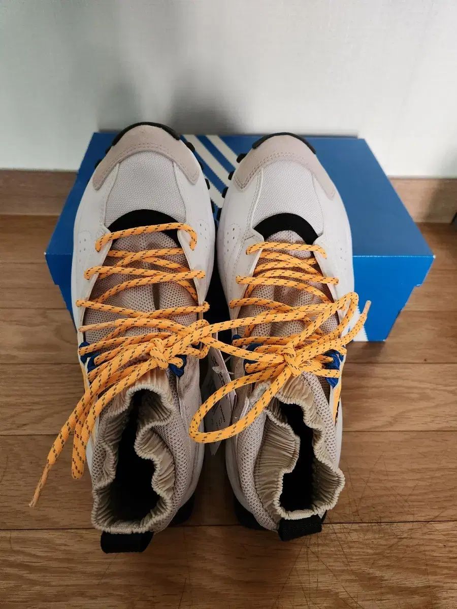 新品 アディダス シーシュレーダー OG 260