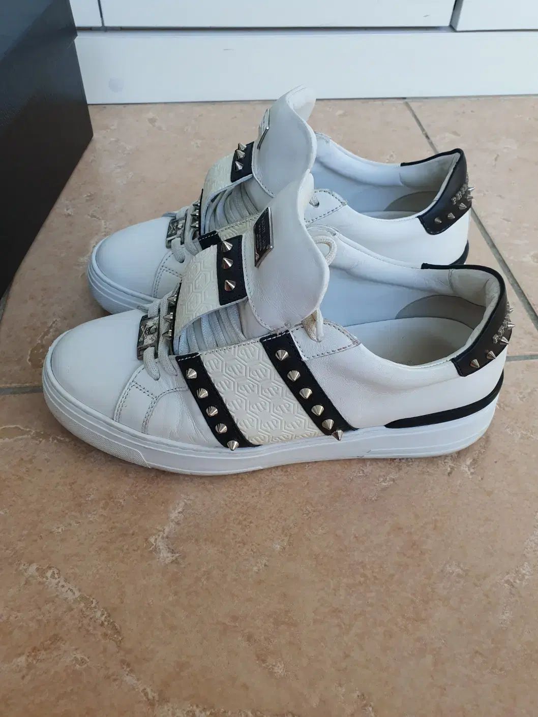 PHILIPP PLEIN(フィリッププレイン) スタッズ スニーカー 靴 40サイズ PHILIPP PLEIN(フィリッププレイン) スタッズ スニーカー 靴 40サイズ