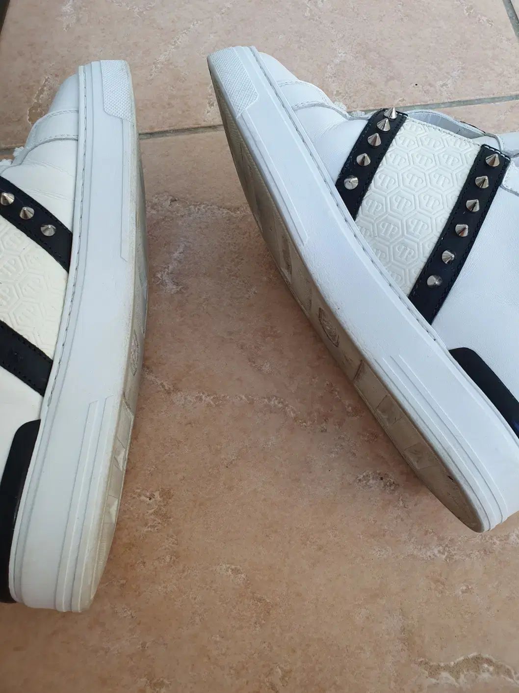 PHILIPP PLEIN(フィリッププレイン) スタッズ スニーカー 靴 40サイズ PHILIPP PLEIN(フィリッププレイン) スタッズ スニーカー 靴 40サイズ