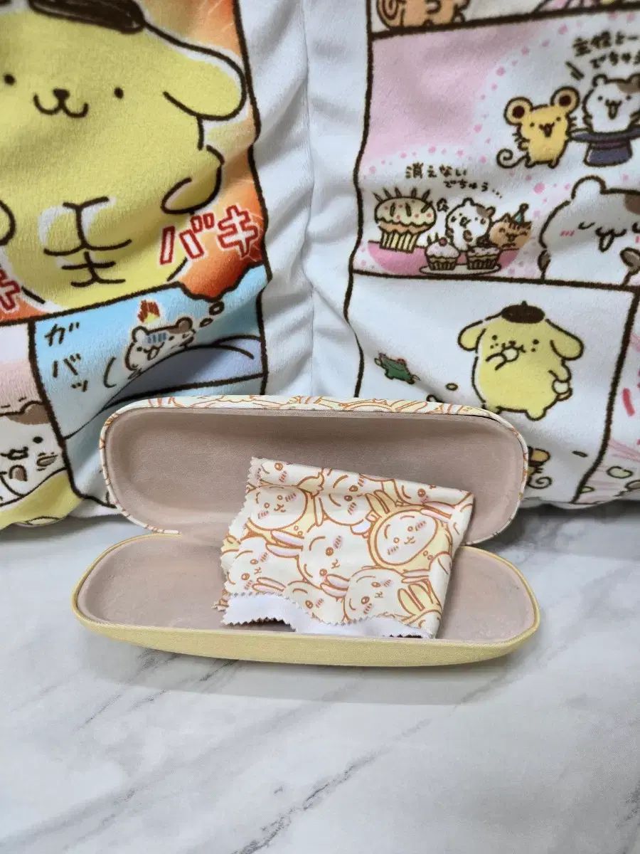 ちいかわ うさぎ メガネ ケース ちいかわ うさぎ メガネ ケース