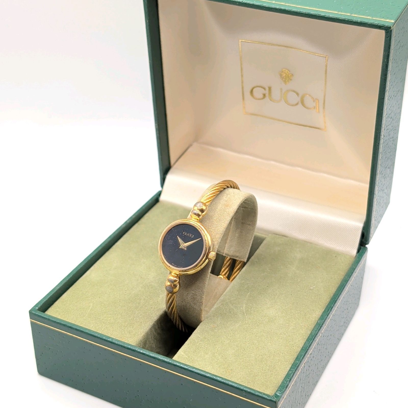 GUCCI 2700.2.L Watch Quartz Ladies Black dial Gold Bangle Y2K 00S グッチ バングルウォッチ 時計 クオーツ レディース ラウンド ゴールド 黒文字盤 ヴィンテージ 稼働品