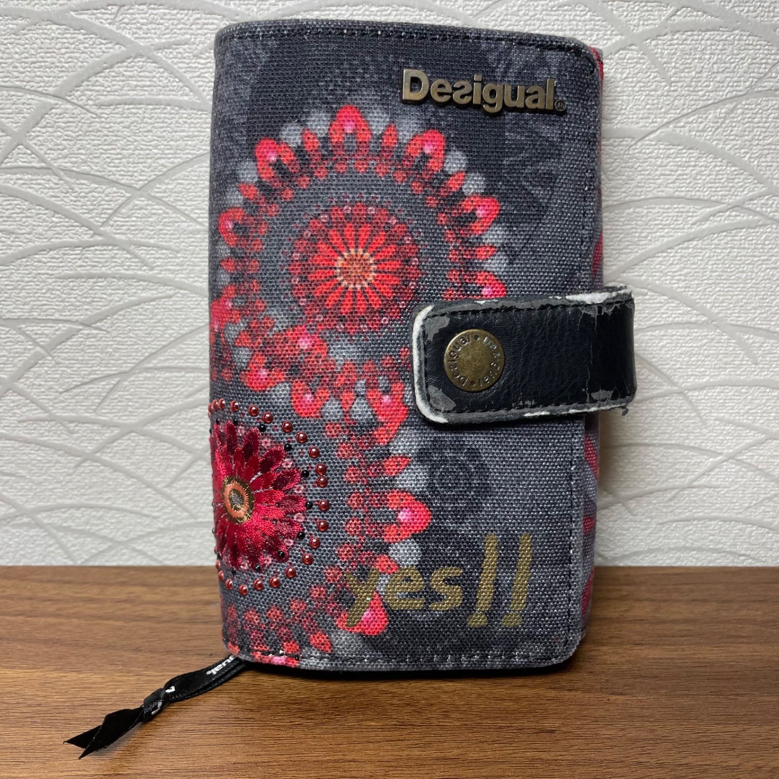 Desigual デシグアル 長財布 花柄 エスニック 総柄 ブラック レッド 