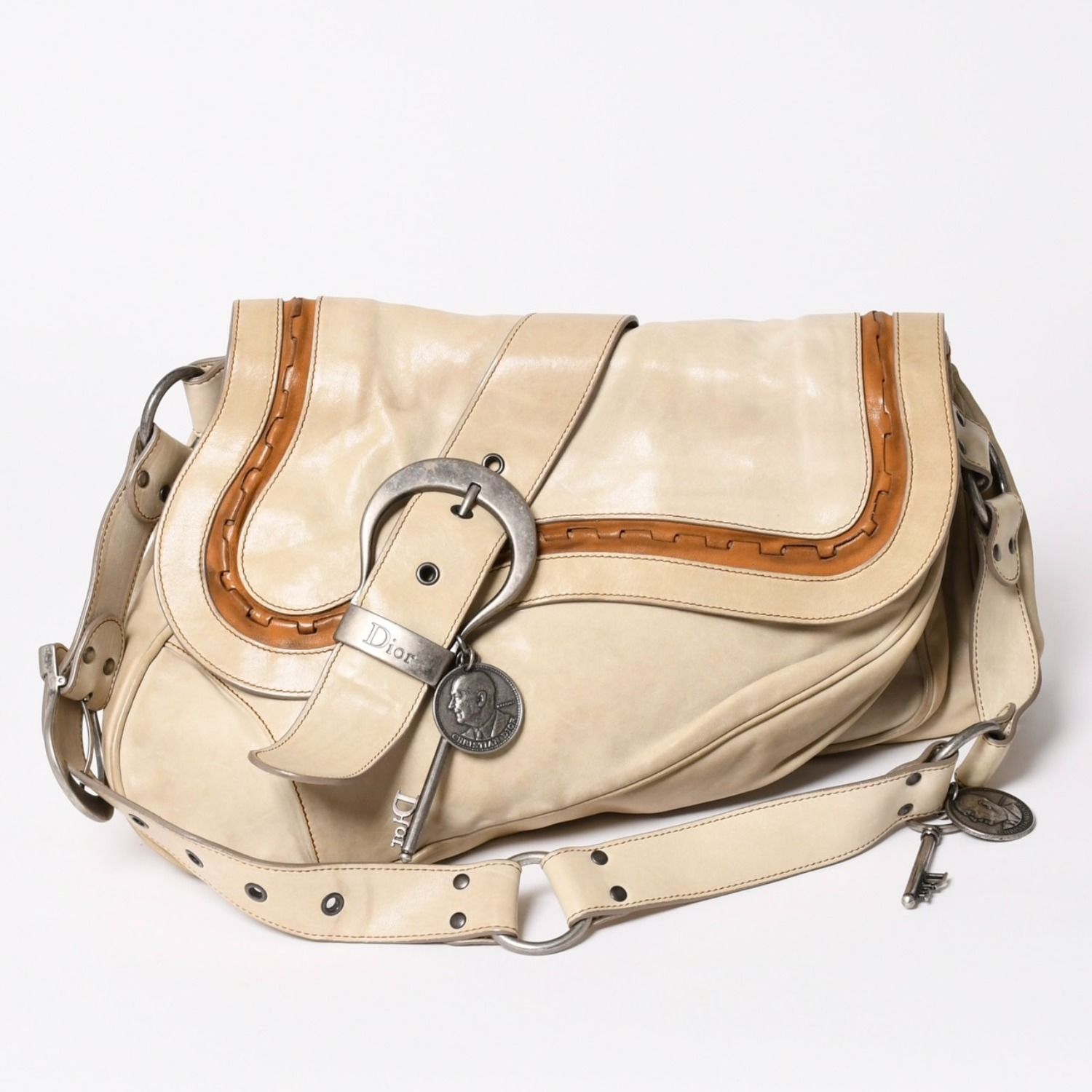 Christian Dior クリスチャンディオール ガウチョサドルバッグ ショルダーバッグ 05-MA-0066 ガリアーノ期 2006SS レザー ベージュ 美品 中古 4a003549