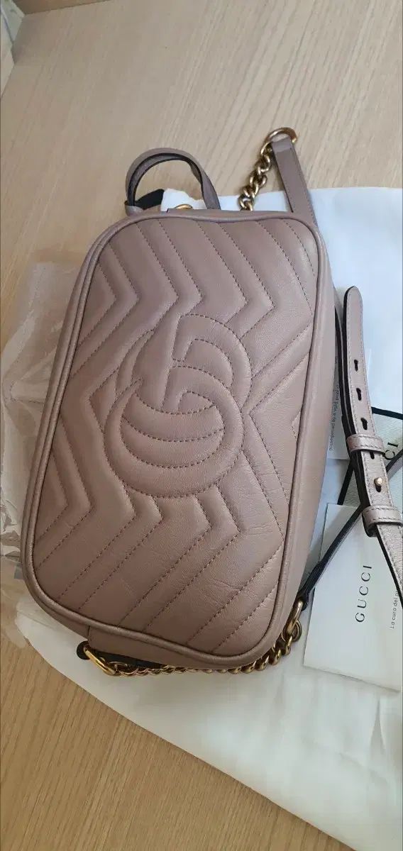 グッチ マーモント マトラッセ スモール クロス/クロスバッグ 正規品 S級 (鑑定済)