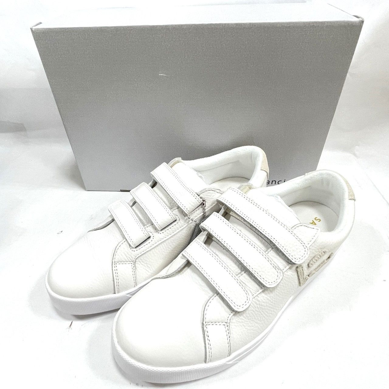 ☆via SANGACIO サンガッチョ にゅ～ず スニーカー OFF COAT 表記 
