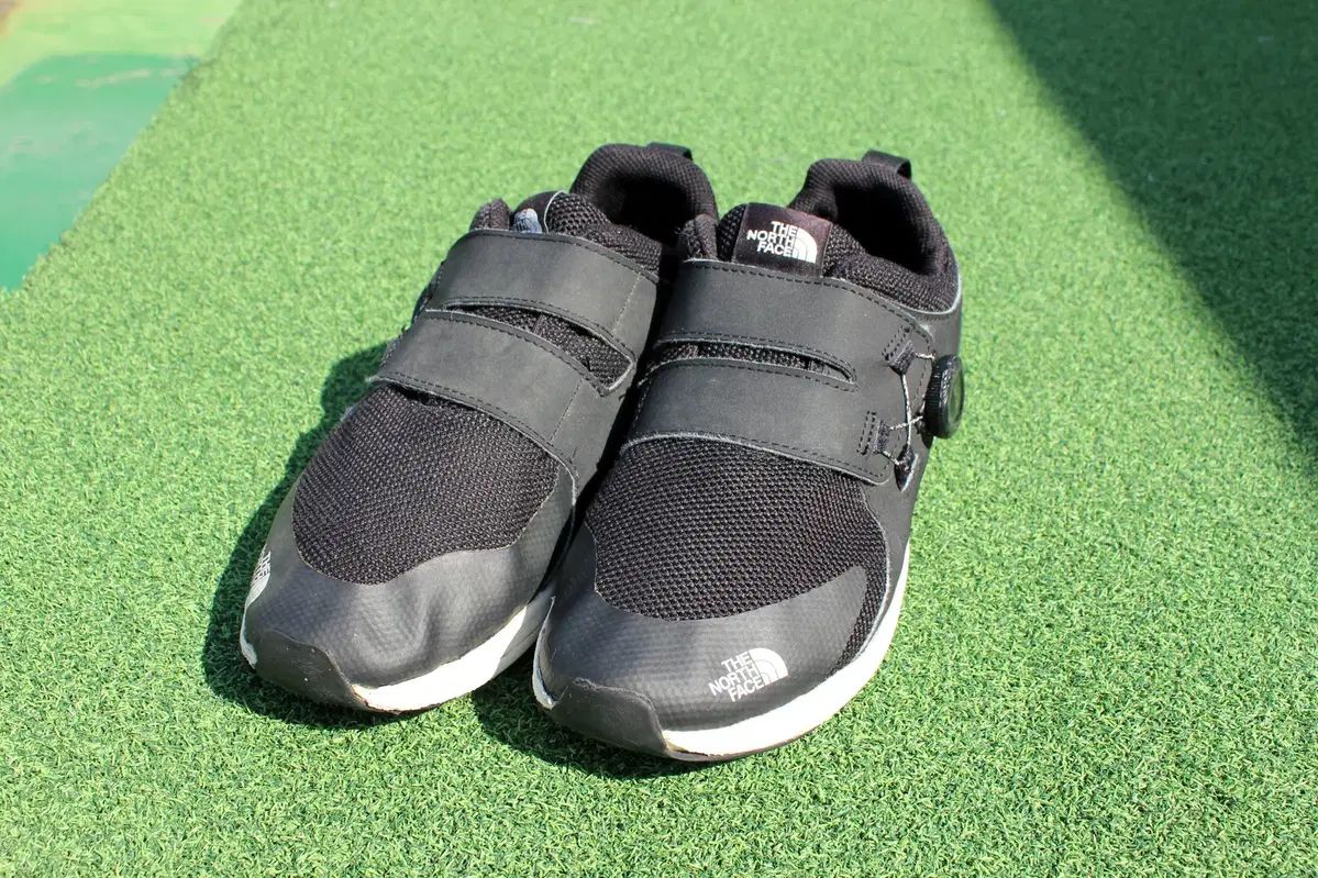 シューズ キッズ 男の子 THE NORTH FACE ザノースフェイス ジョグ トレッキング スニーカー 黒 245 新品