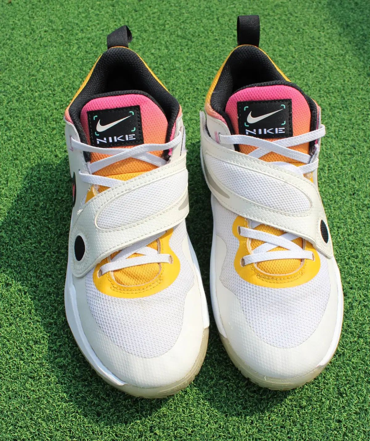 靴 NIKE バスケットシューズ 白 キッズ カジュアル バスケシューズ FJ7688101 240