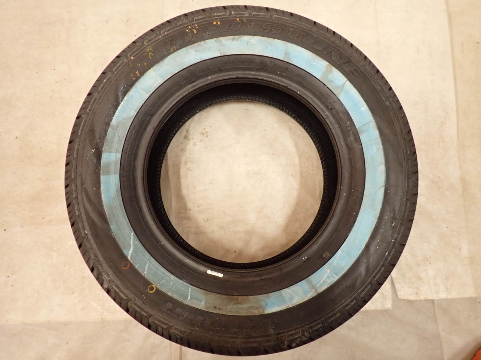 特売品 夏新品 2016年製 4本SET 会社宛送料無料 215/70R15 109/107 LT VITOUR BIRD STONE ホワイトリボン ハイエース キャラバン NO,G0635