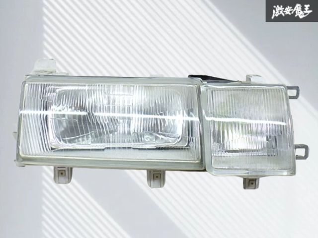TOYOTA トヨタ 純正 GX71 マークⅡ マーク2 前期 ハロゲン ヘッドライト ヘッドランプ レンズ 右 右側 運転席側 TOYOTA 12-186 即納 棚