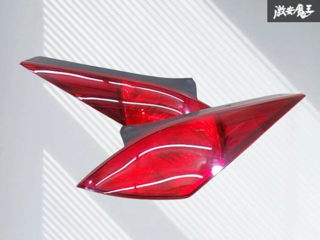 【割れ無し！】NISSAN 日産 純正 Z33 フェアレディZ テールライト テールランプ レンズ 左右セット 左右 ICHIKOH 4957 即納 棚