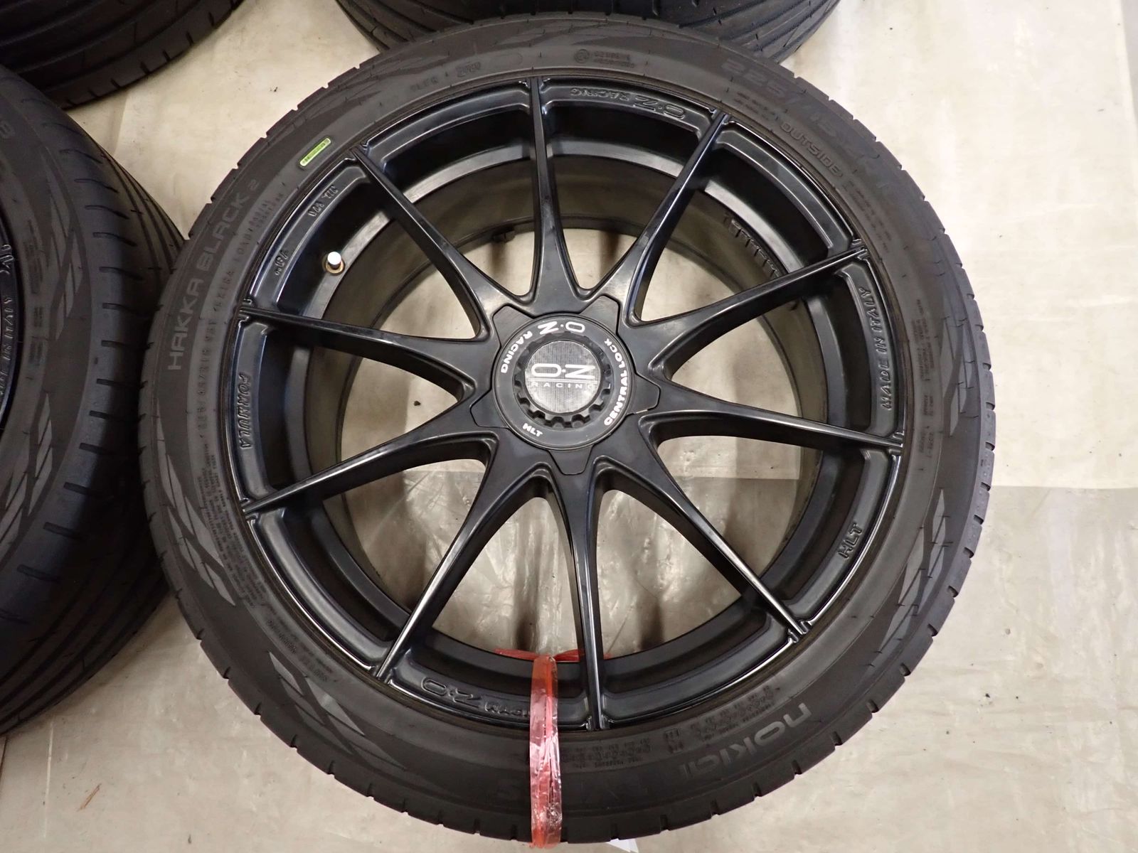 夏4本SET 会社宛 送料無料 225/45ZR18×8J 95Y nokian HAKKA BLACK2 2020年製 OZレーシング フォーミュラ HLT アルミ BMW E46 E85 NO,G0618