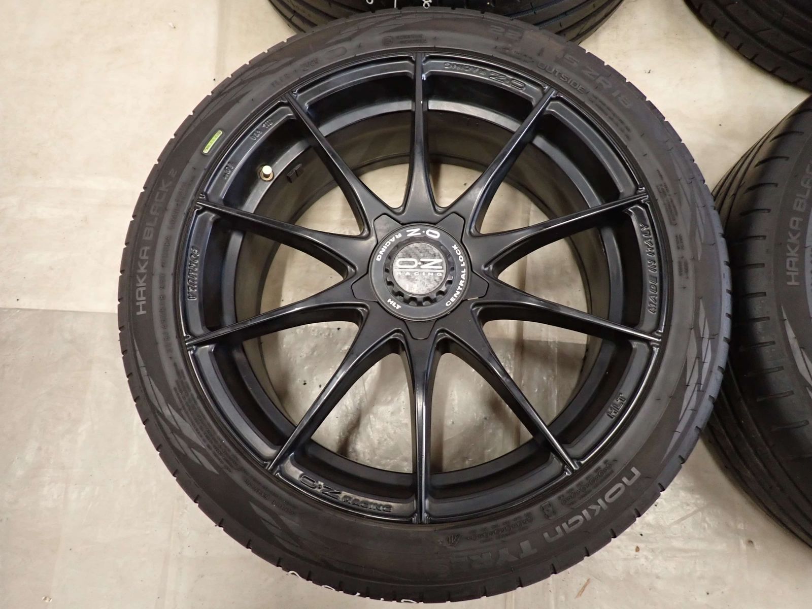 夏4本SET 会社宛 送料無料 225/45ZR18×8J 95Y nokian HAKKA BLACK2 2020年製 OZレーシング フォーミュラ HLT アルミ BMW E46 E85 NO,G0618