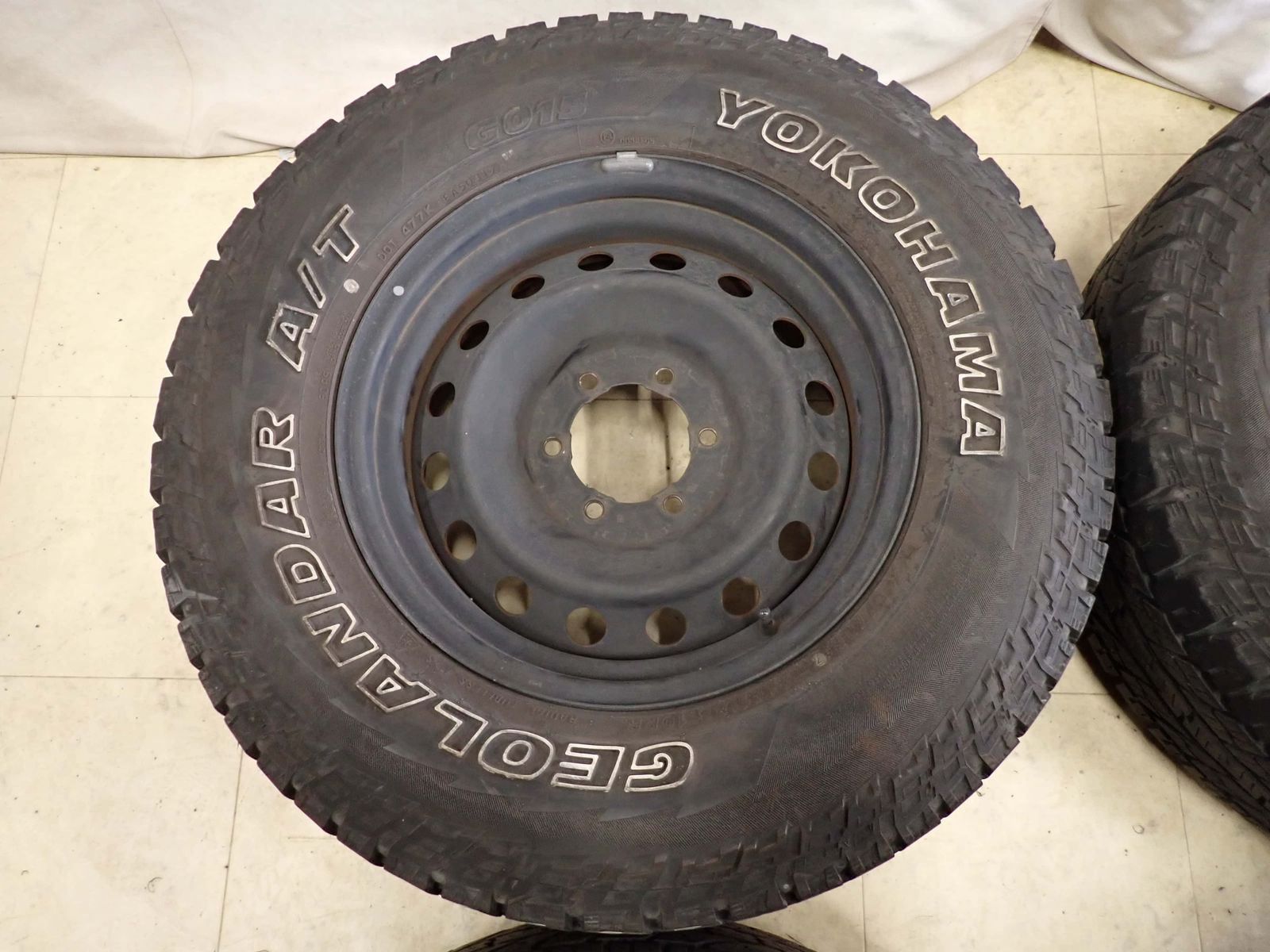 特売品 夏4本 会社宛送料無料 265/70R17×7.5J LT ヨコハマ ジオランダー 2017年製 ホワイトレター トヨタ FJ 純正 スチール 特価 NO,G0686