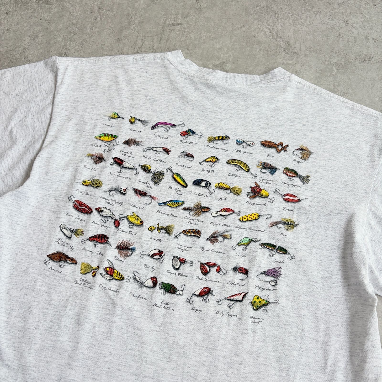 90s Peggy Murray ” Cast of Thousands ” Lure Back Printed T-shirt ペギーマリー アート フィッシング ルアー コレクション バックプリントTEE Tシャツ