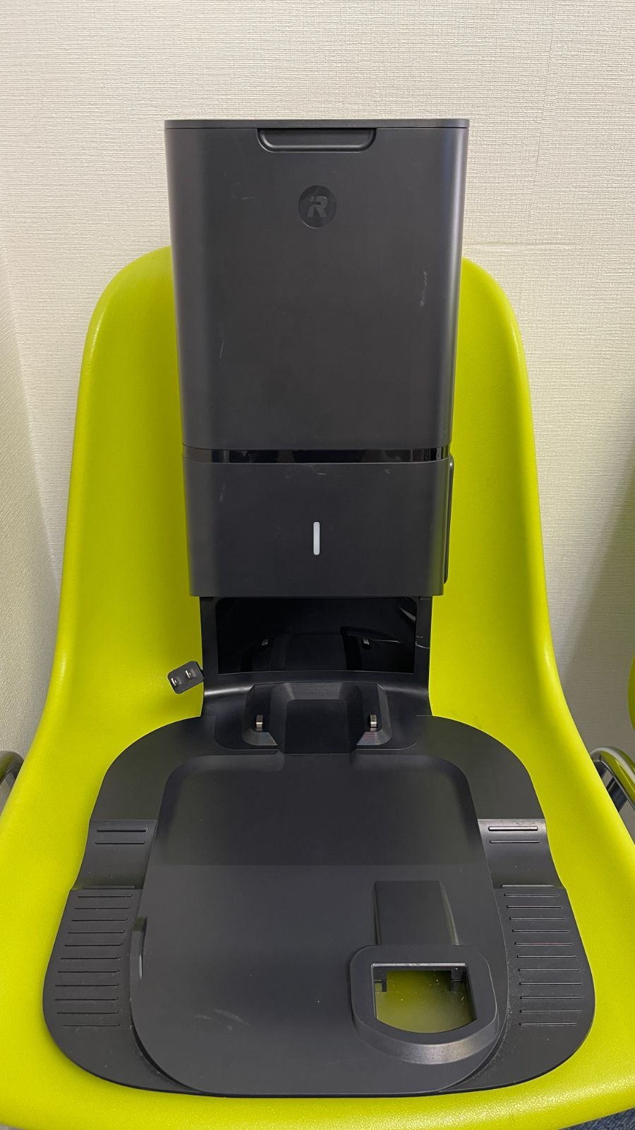 ルンバ iシリーズ用 i3, i3+ クリーンベース 自動吸引機能付き 中古 ADE-N1
