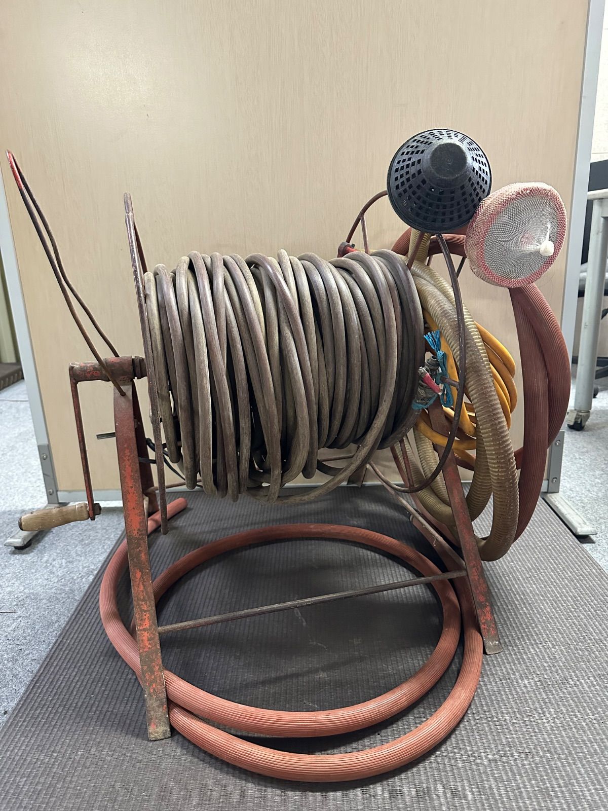 @ チクマ 農業•土木用 手動巻取り式ホースリール 3F
