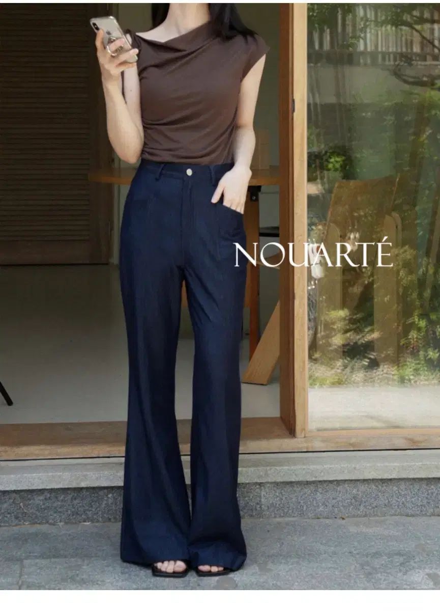 ヌアルテ Indigo ブーツカット スラックス(新品)