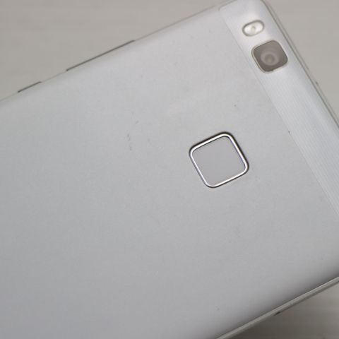 超美品 SIMフリー HUAWEI P9 lite PREMIUM ホワイト 即日発送 スマホ