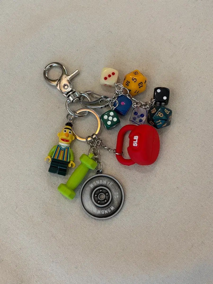 トゥークマ ラッキー DICE トレーナー キーホルダー